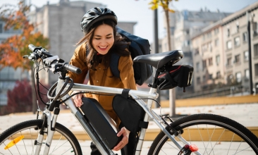 Kvinna Med Cykelbatteri Medarca 366X220