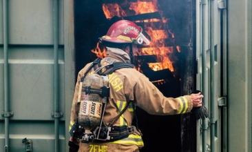 Brandman Vid Eld Rescue Intellitech 366X220